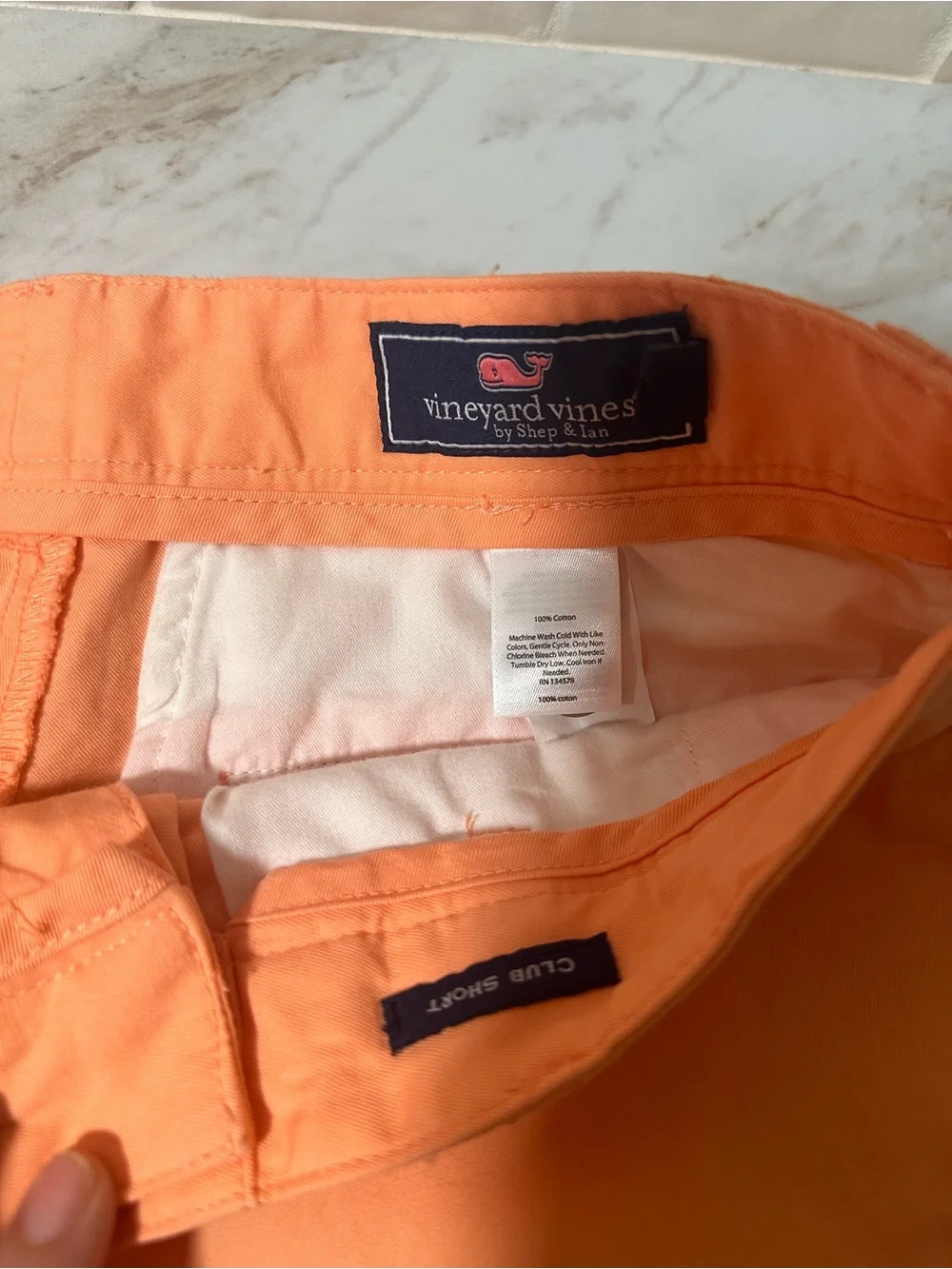 Vineyard Vines Club Shorts in solid orange, size 28